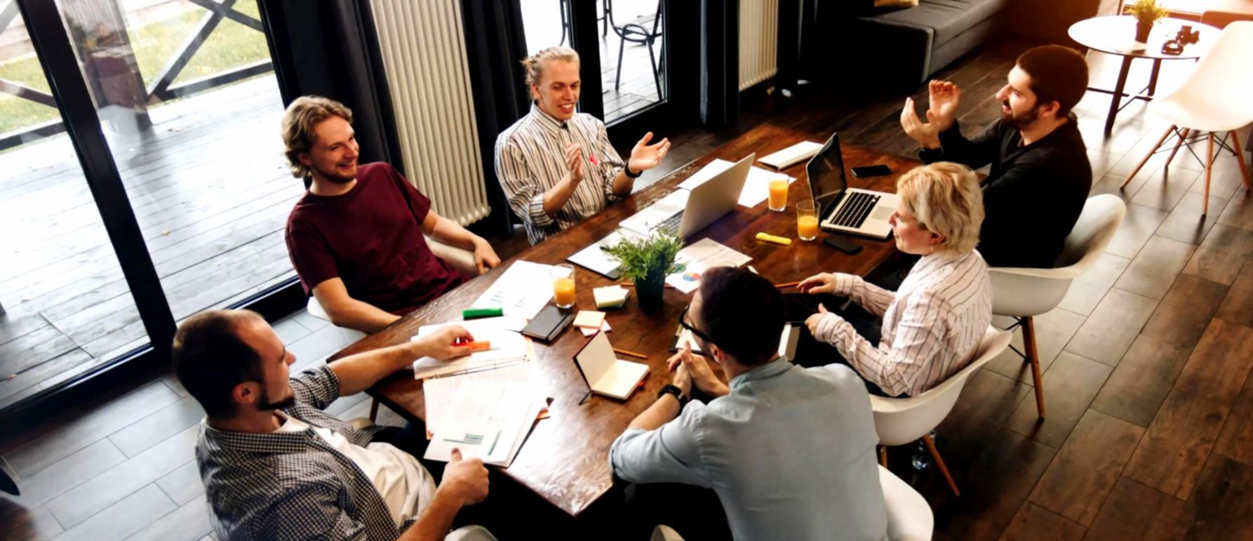 Environnement d'apprentissage collaboratif avec outils entrepreneuriaux