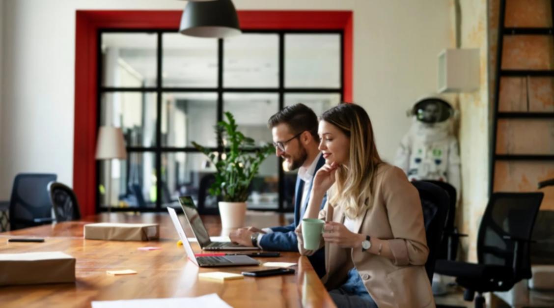 Atelier collaboratif d'entrepreneurs en session de travail